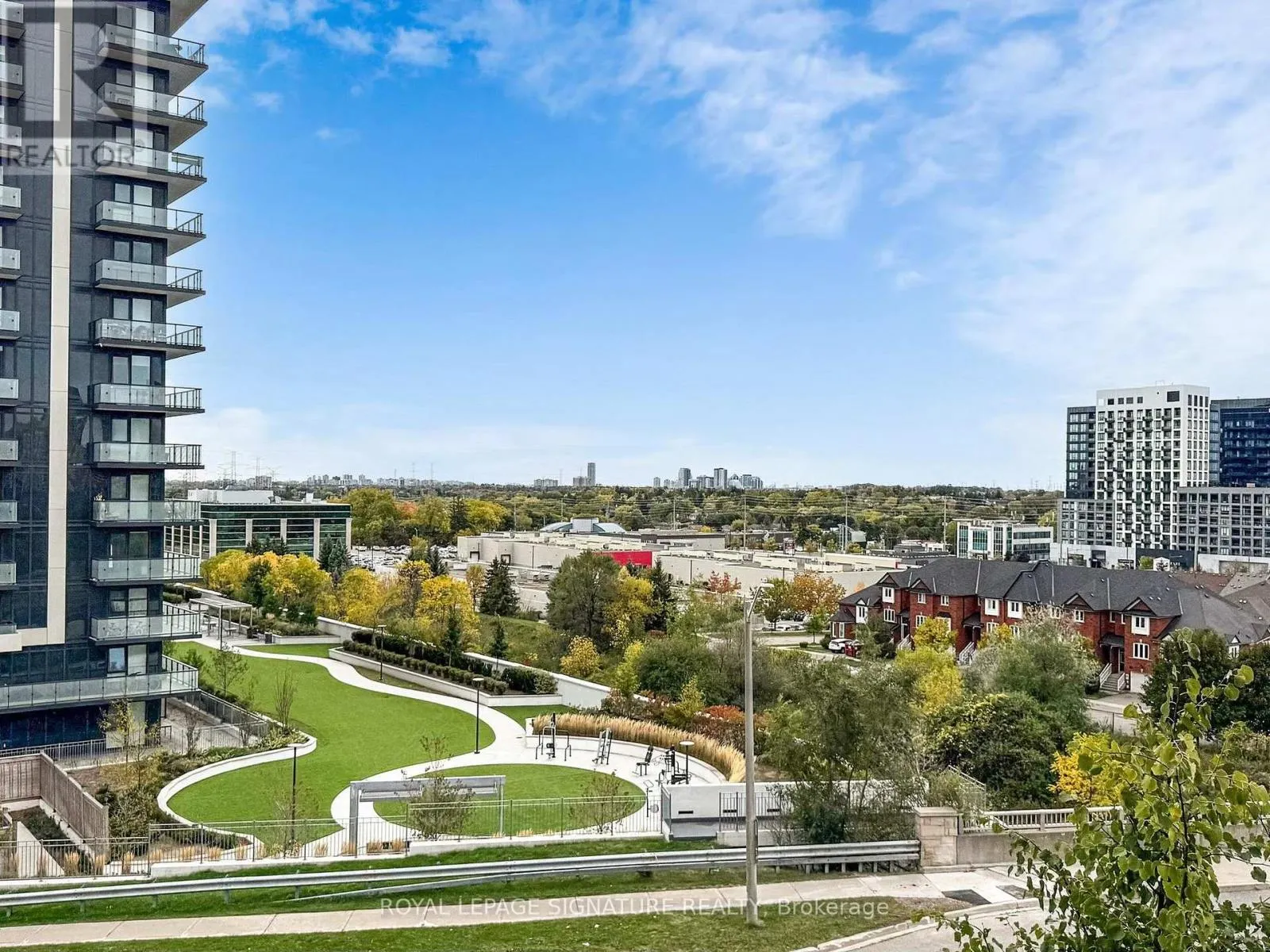 708 - 75 KING WILLIAMS CRESCENT