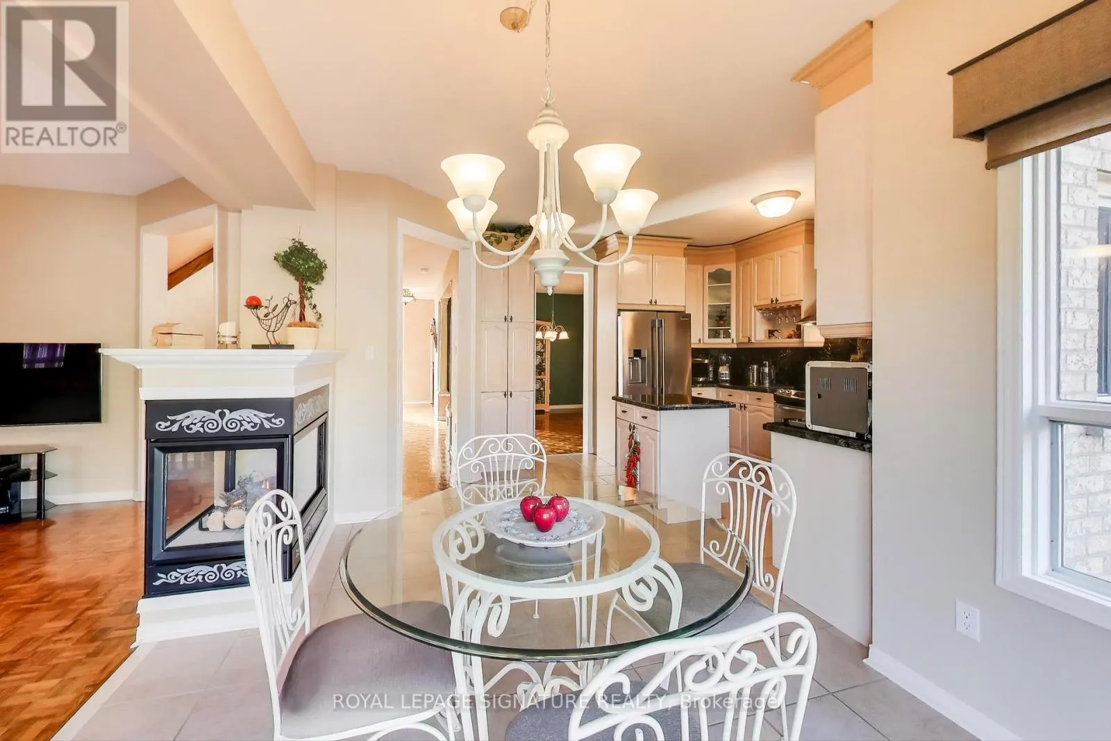 127 MOUNTCHARLES CRESCENT