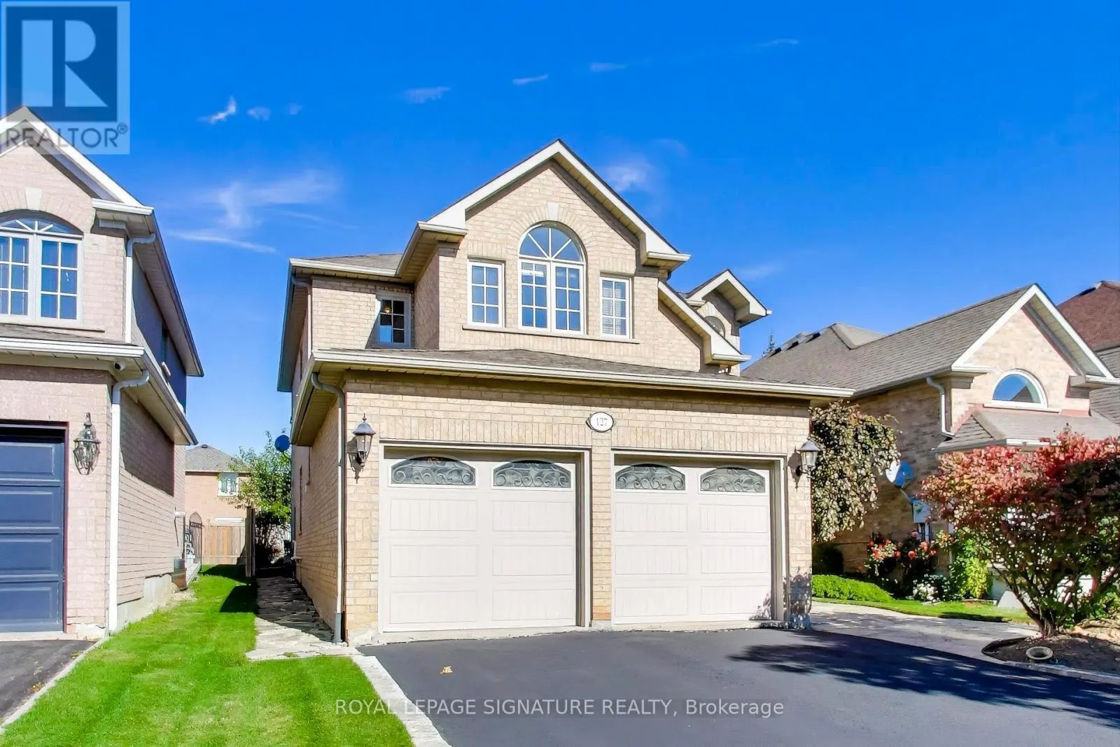 127 MOUNTCHARLES CRESCENT