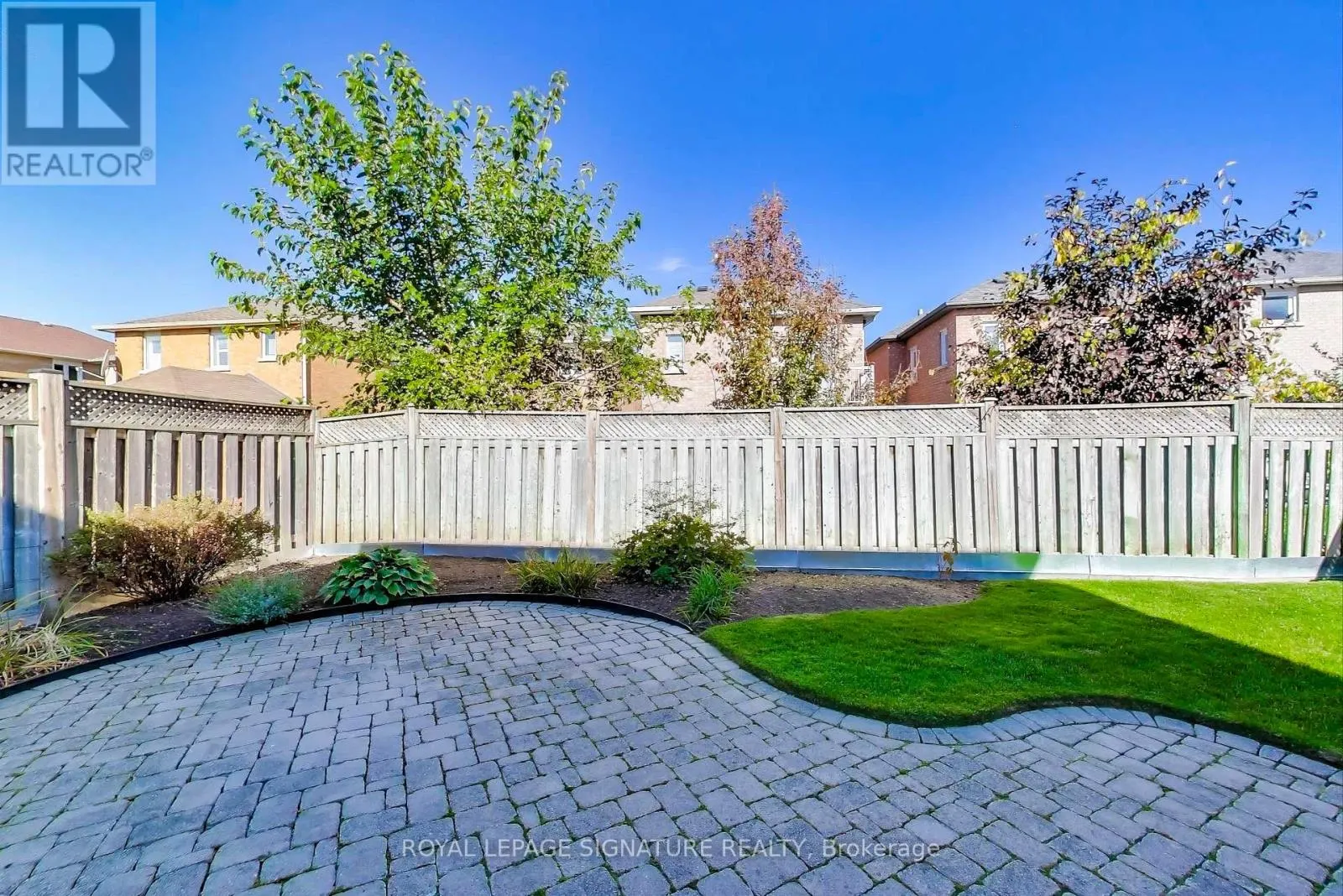 127 MOUNTCHARLES CRESCENT