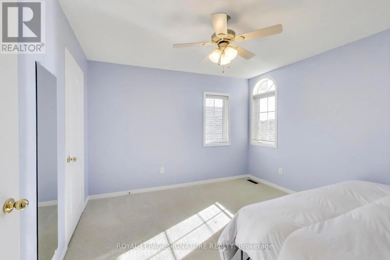 127 MOUNTCHARLES CRESCENT