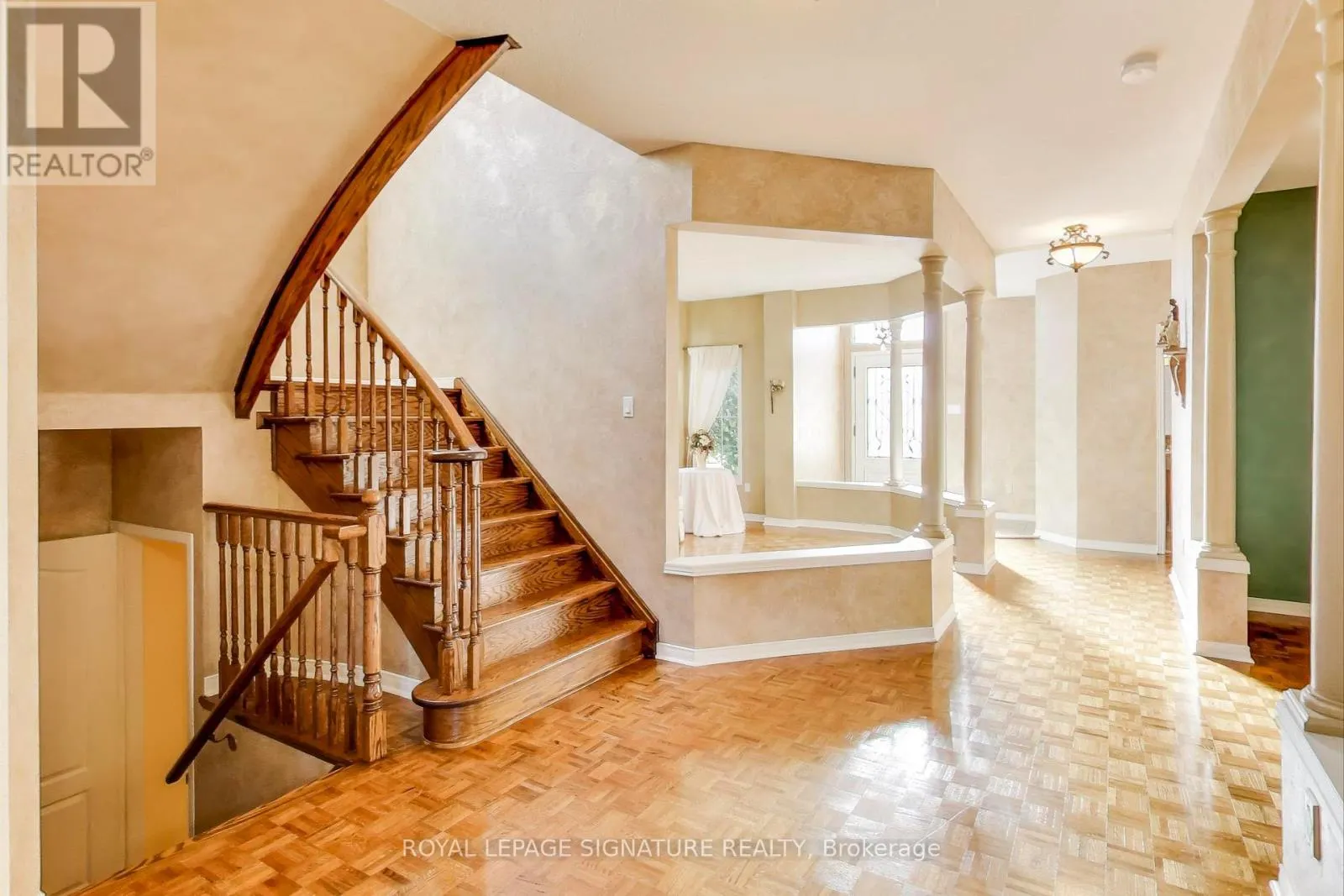 127 MOUNTCHARLES CRESCENT