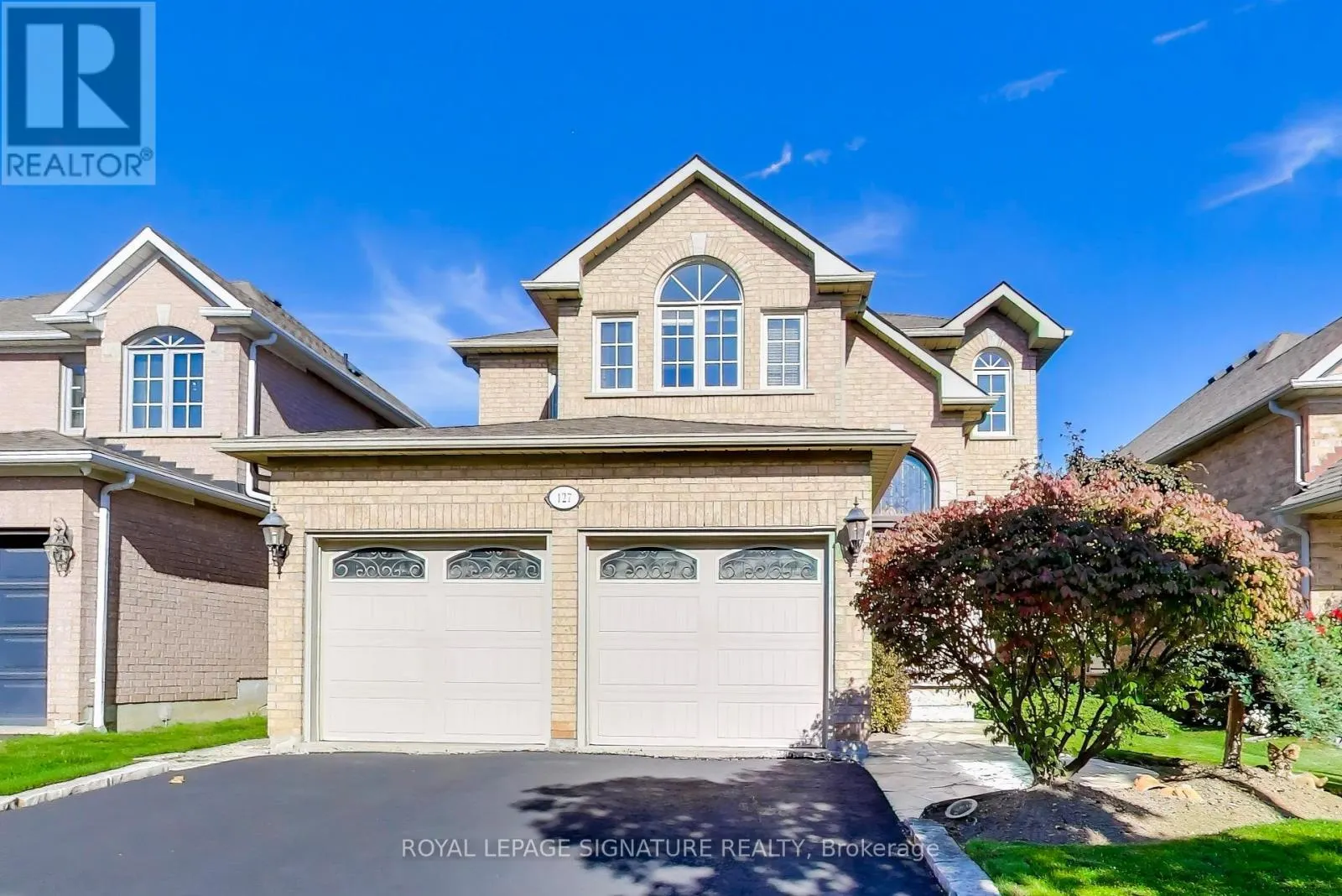 127 MOUNTCHARLES CRESCENT