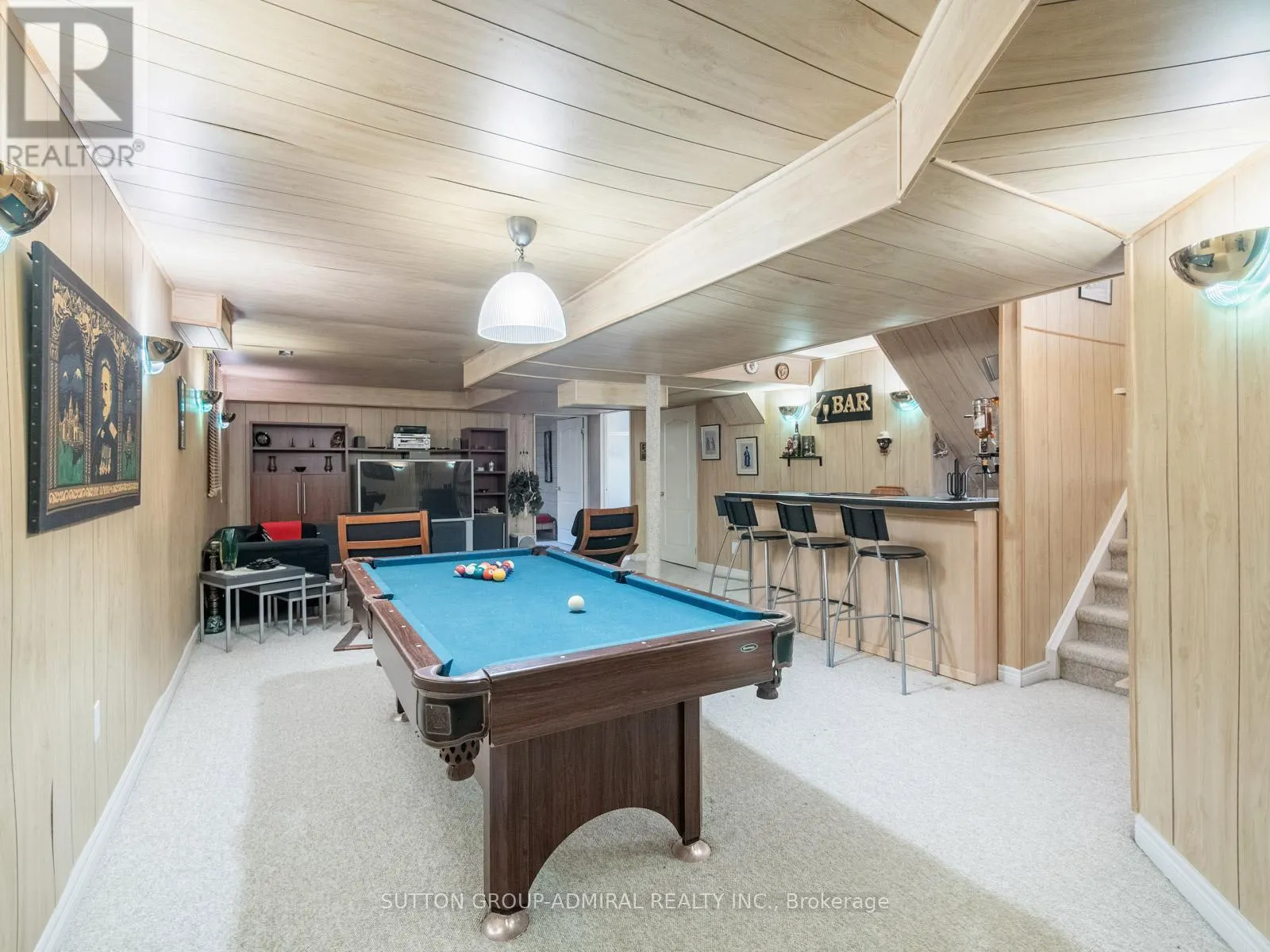 54 GOLDEN OAK AVENUE