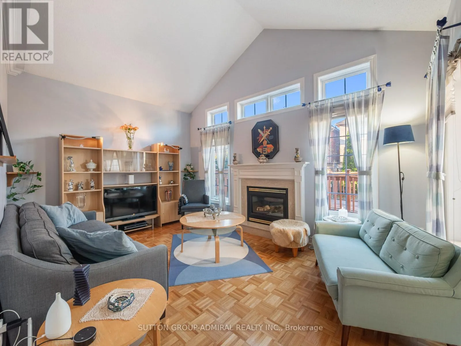 54 GOLDEN OAK AVENUE