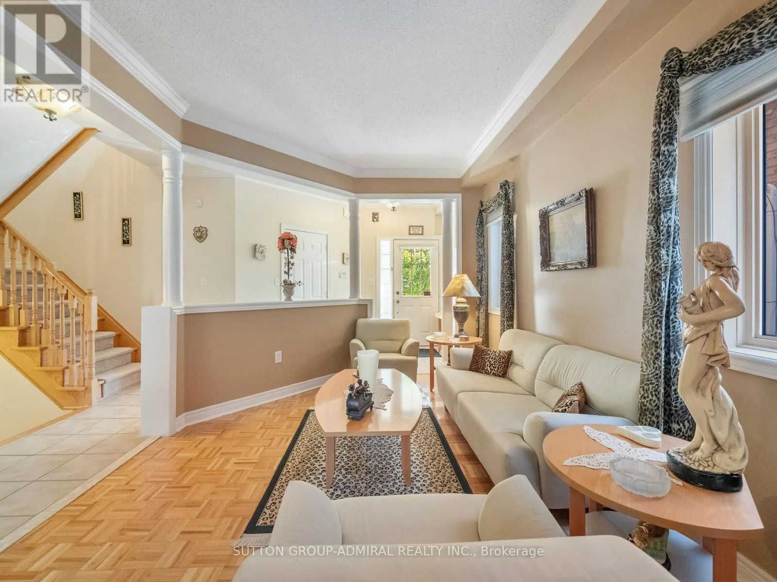 54 GOLDEN OAK AVENUE