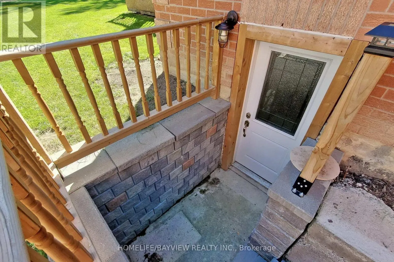 72 LENSMITH DRIVE