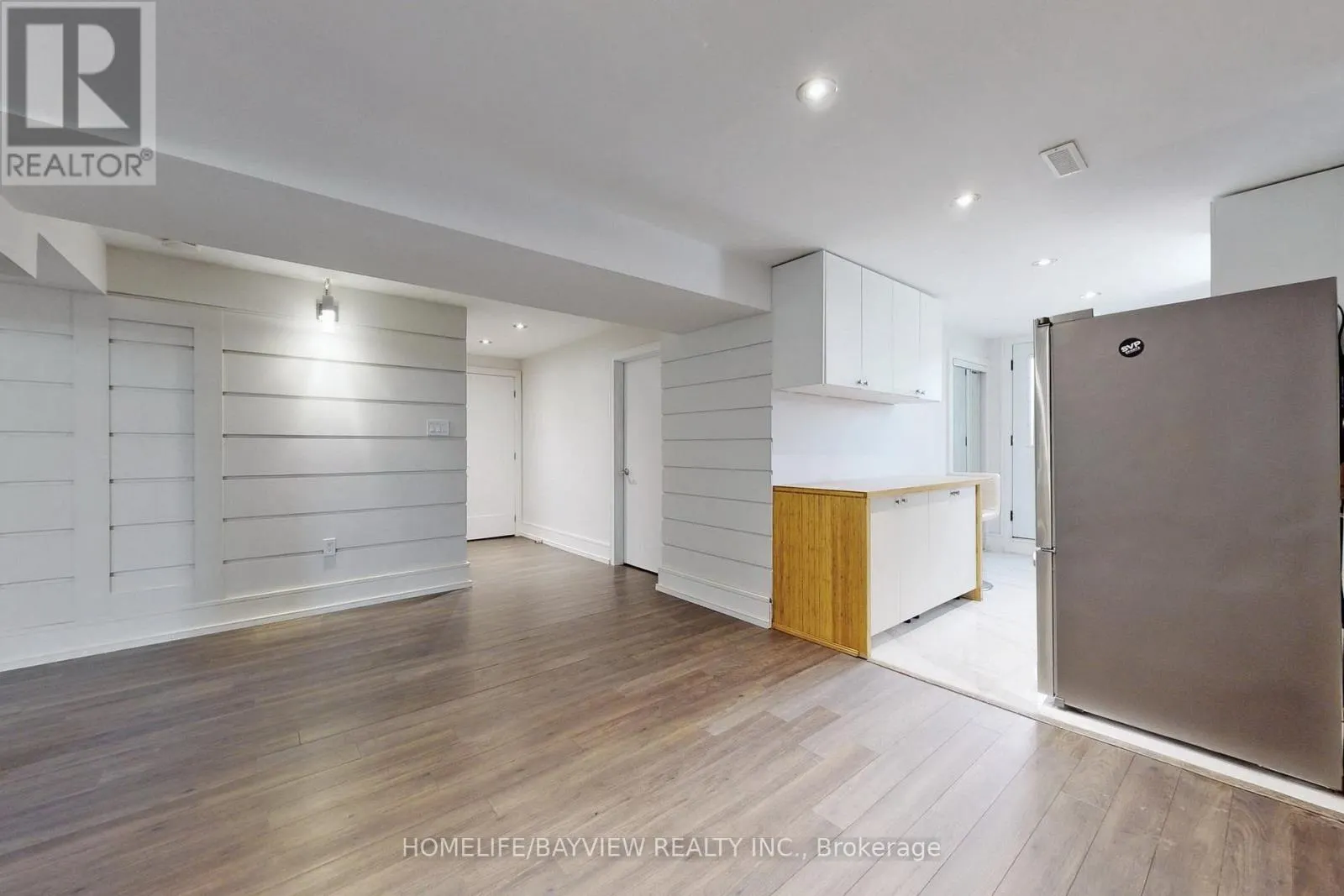 72 LENSMITH DRIVE
