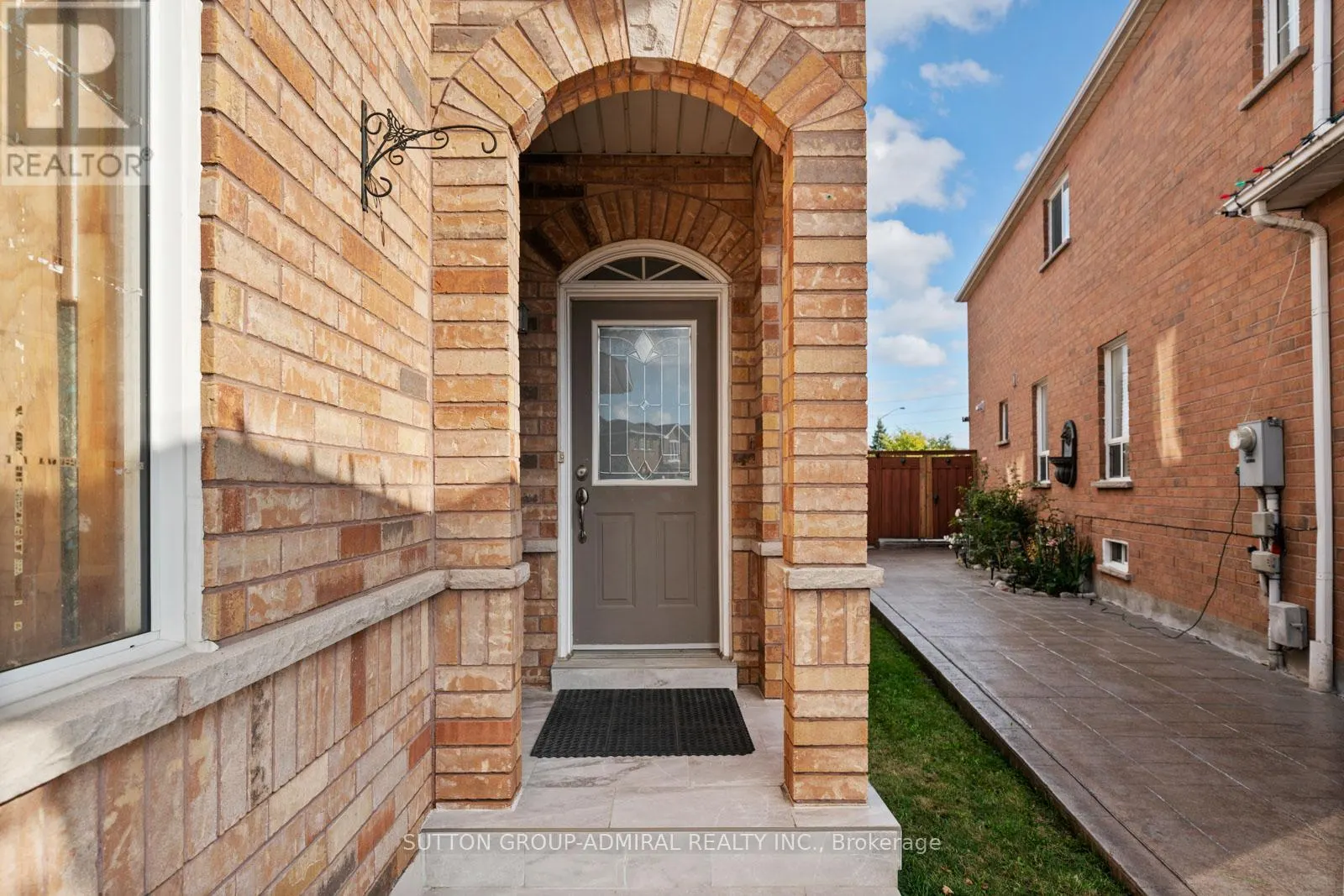 25 UMBRIA CRESCENT