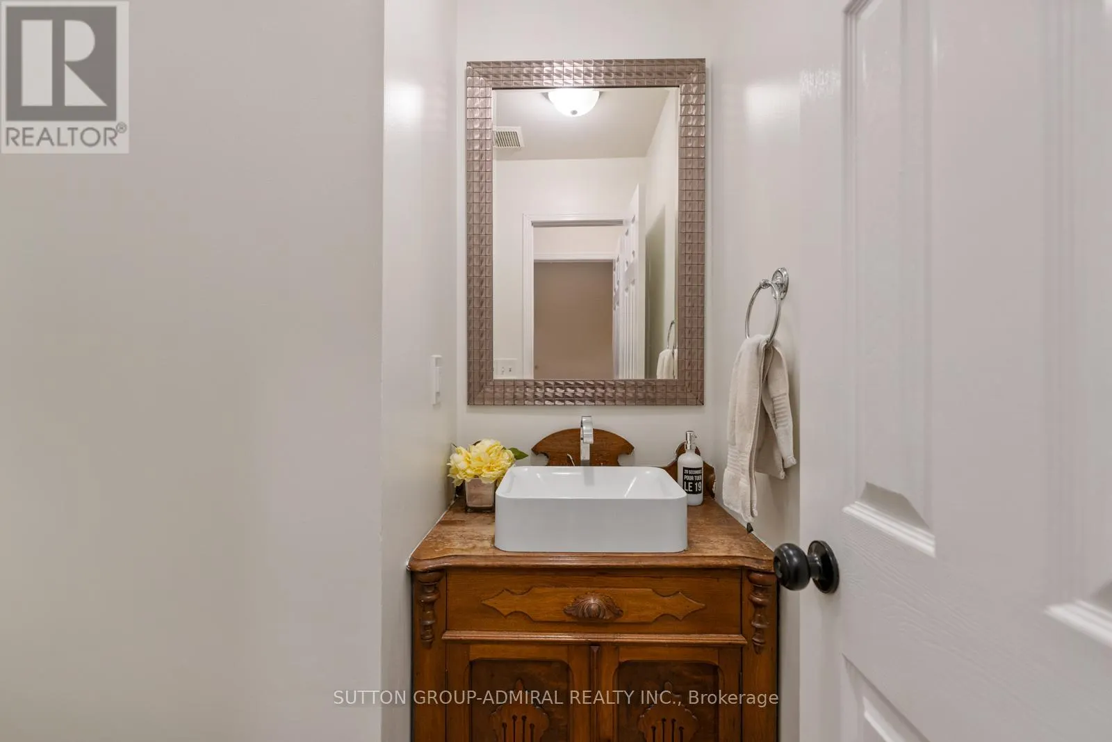 25 UMBRIA CRESCENT