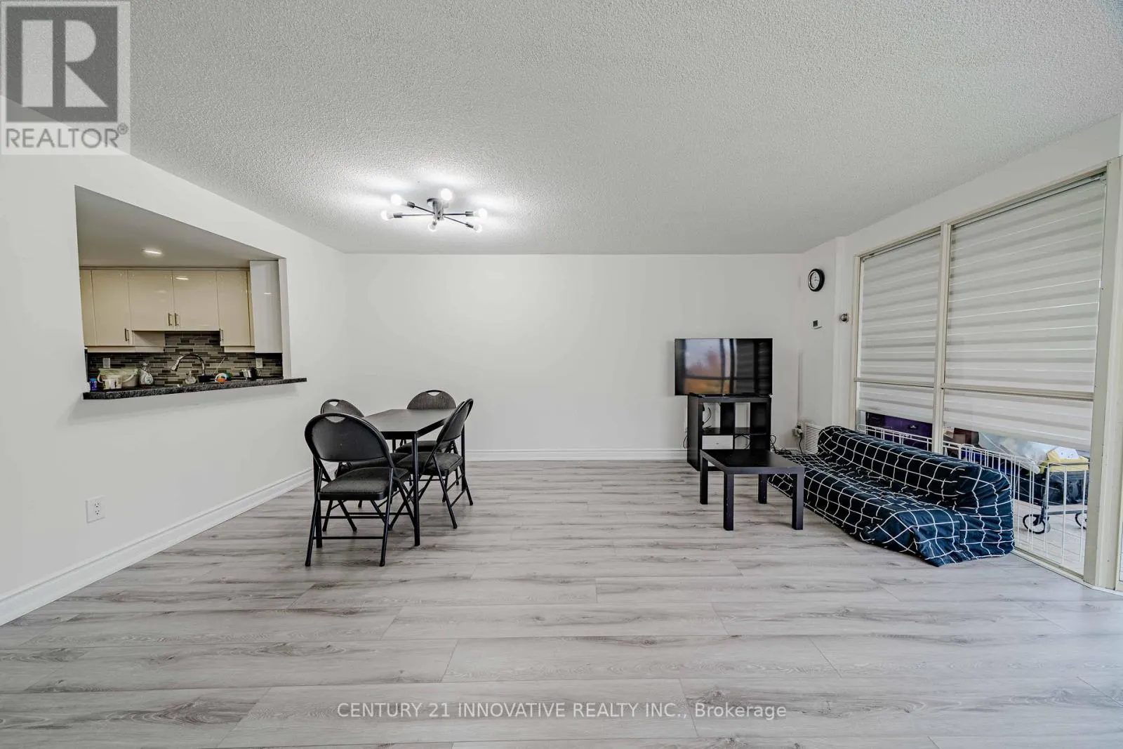 511 - 5 WELDRICK ROAD W