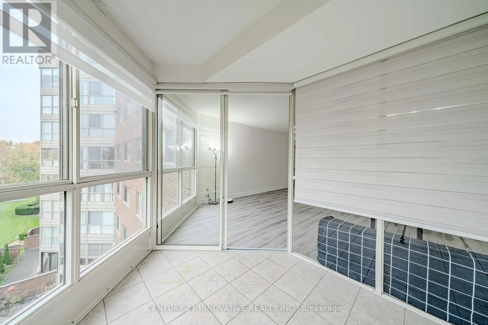 511 - 5 WELDRICK ROAD W