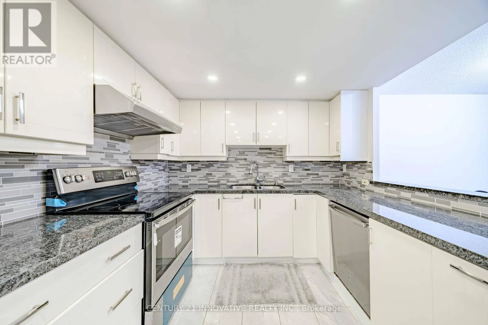 511 - 5 WELDRICK ROAD W