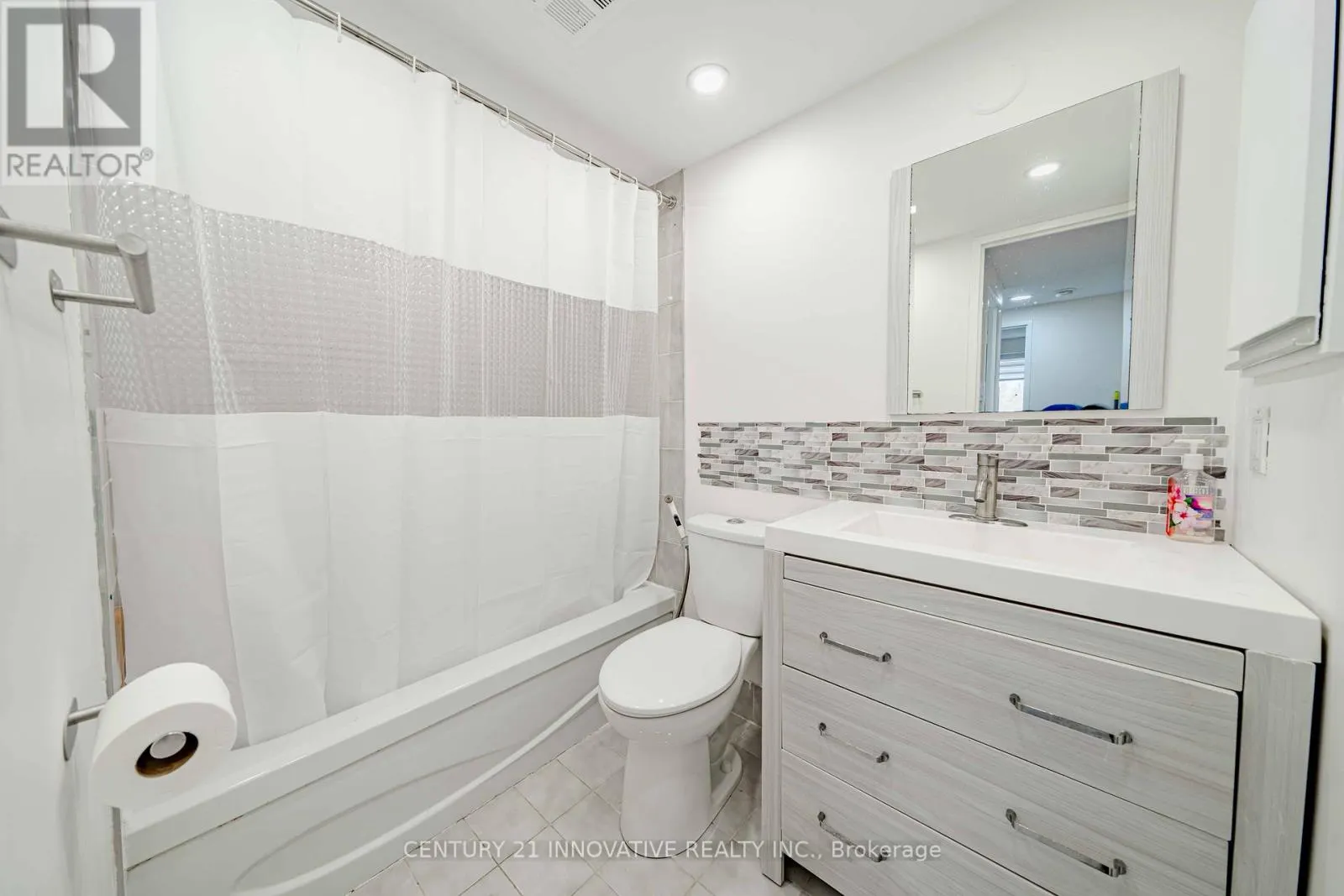 511 - 5 WELDRICK ROAD W
