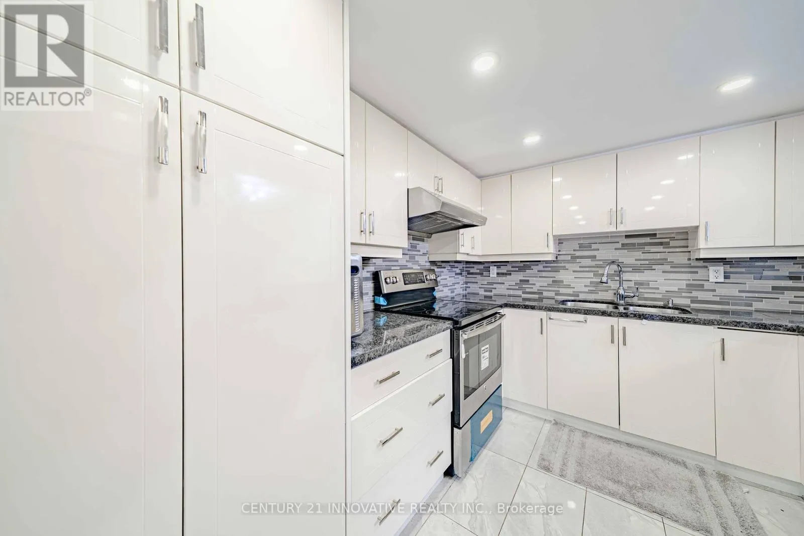 511 - 5 WELDRICK ROAD W