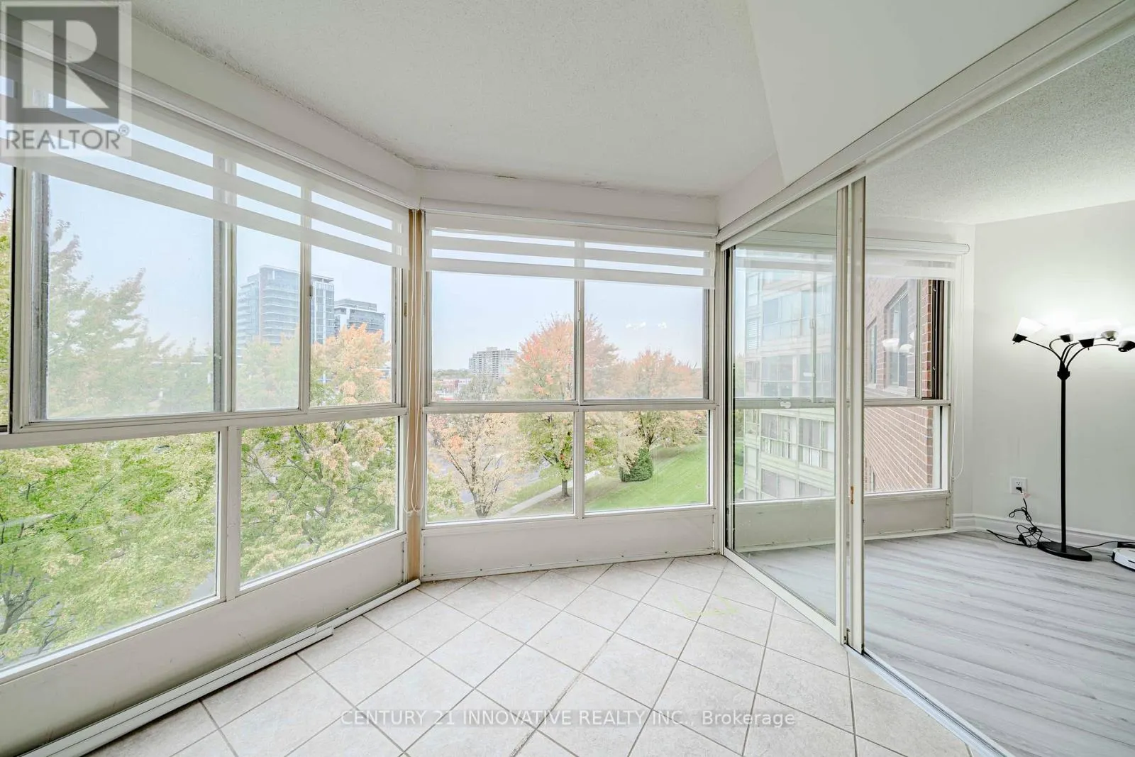 511 - 5 WELDRICK ROAD W