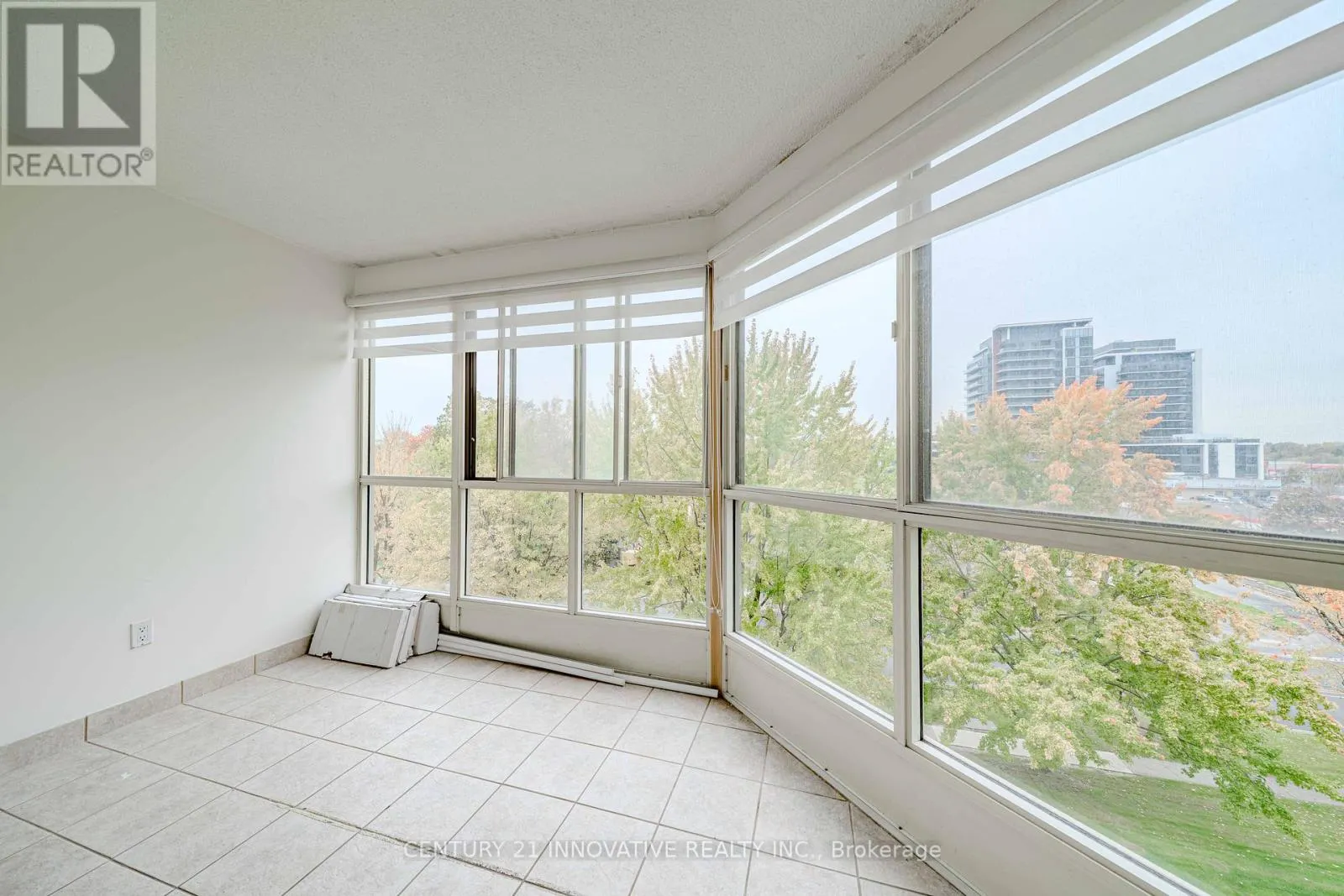 511 - 5 WELDRICK ROAD W
