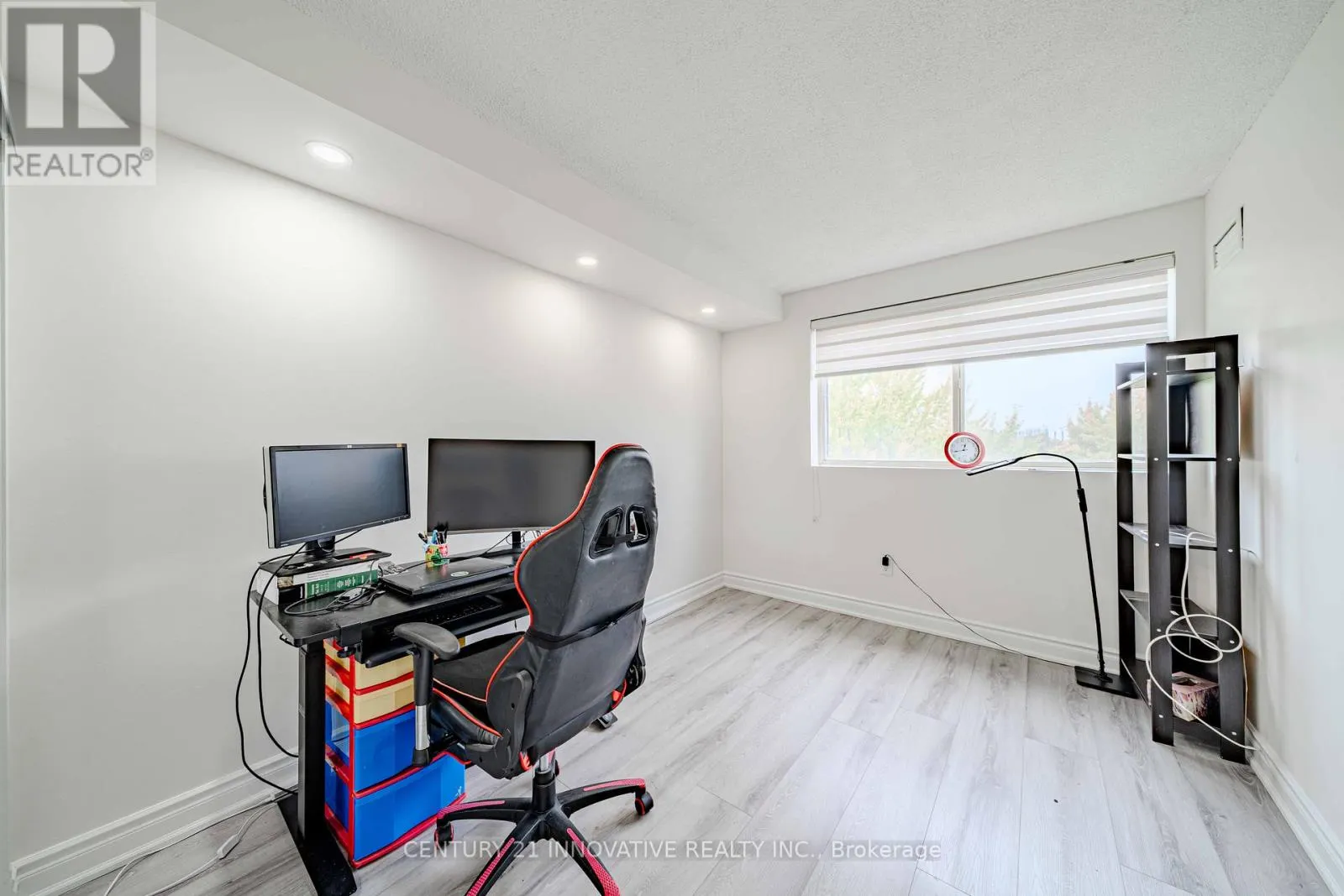 511 - 5 WELDRICK ROAD W