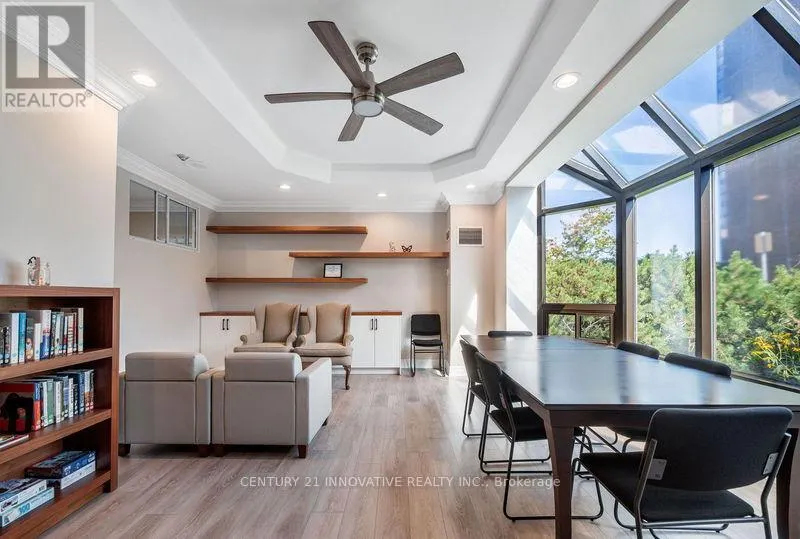 511 - 5 WELDRICK ROAD W