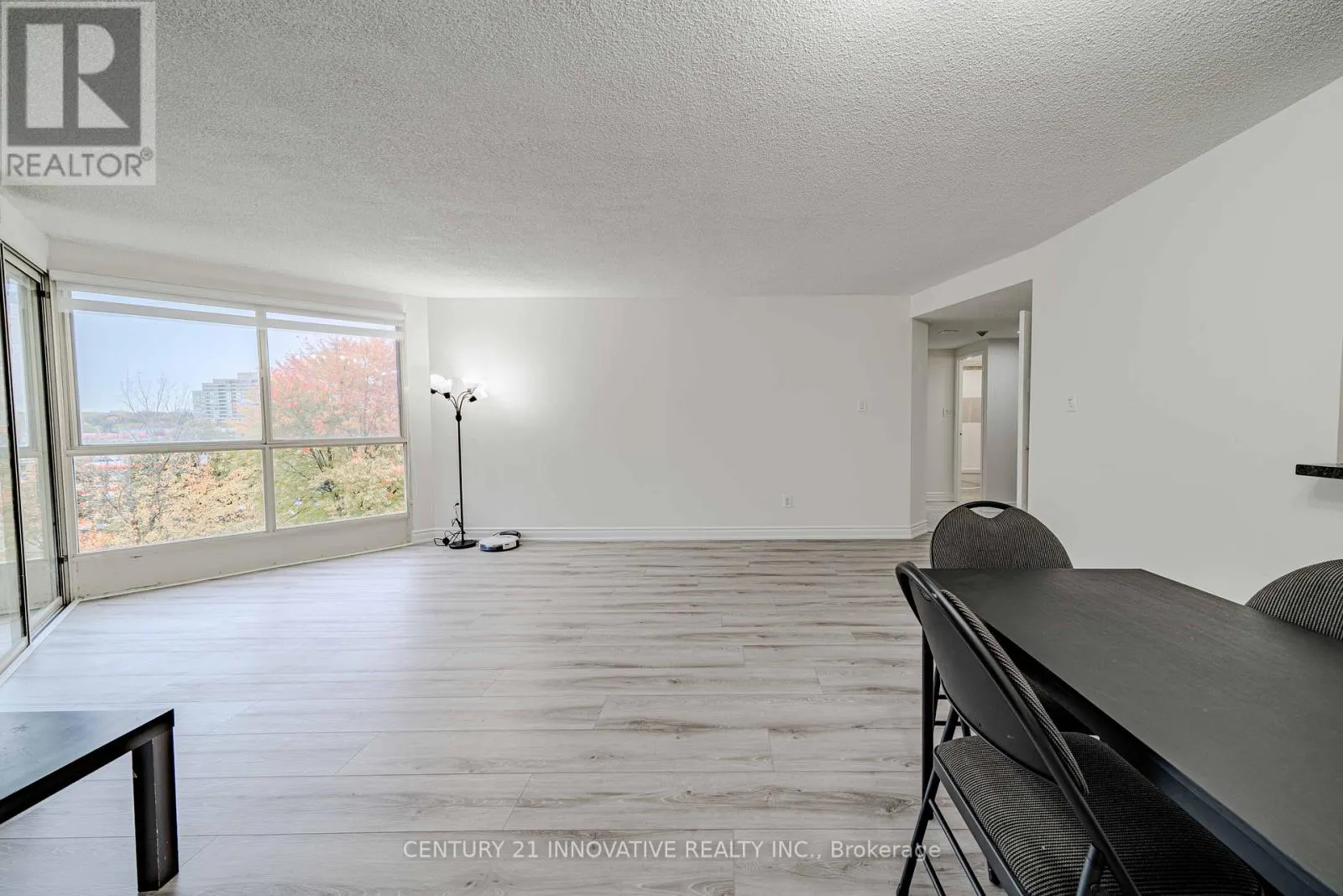 511 - 5 WELDRICK ROAD W