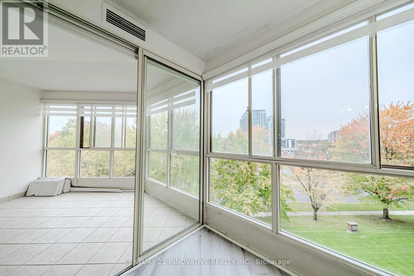 511 - 5 WELDRICK ROAD W