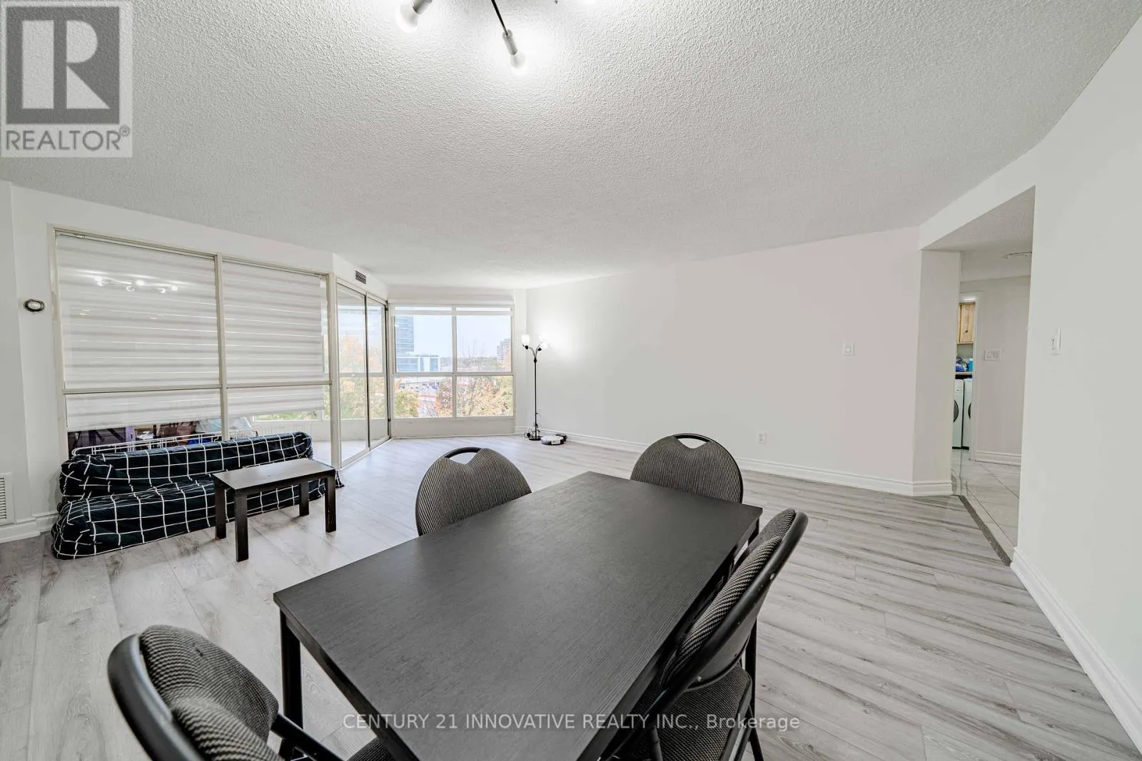 511 - 5 WELDRICK ROAD W