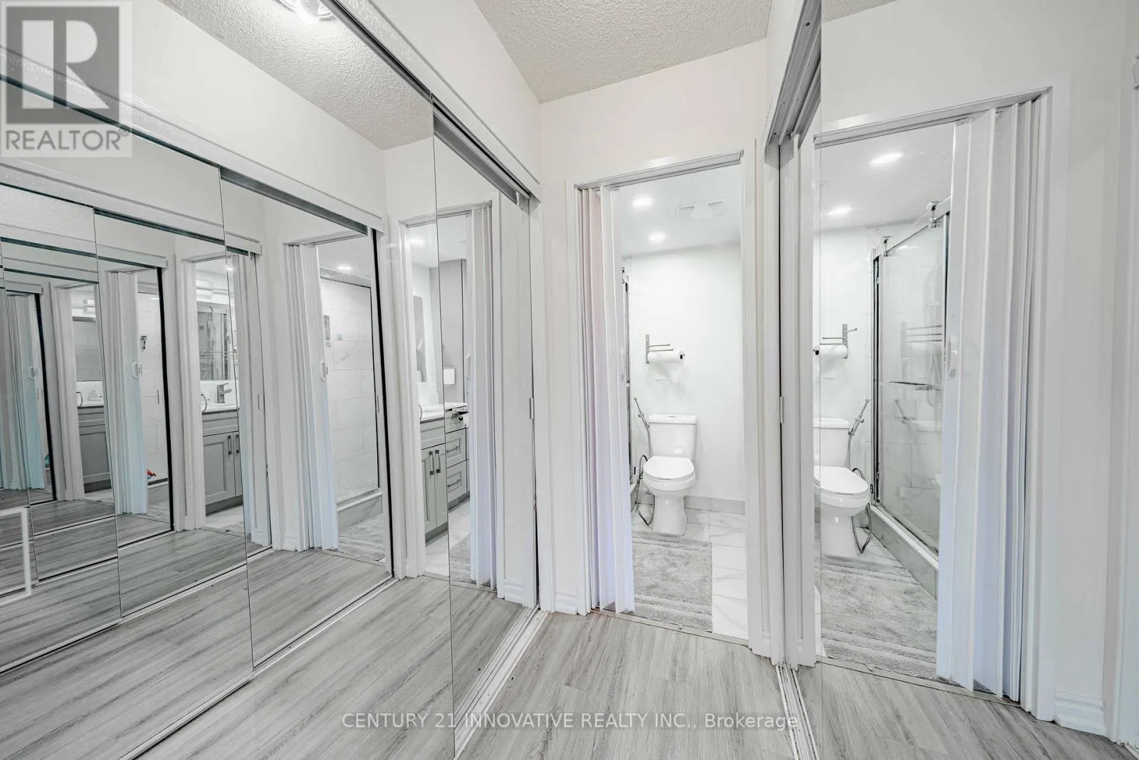 511 - 5 WELDRICK ROAD W