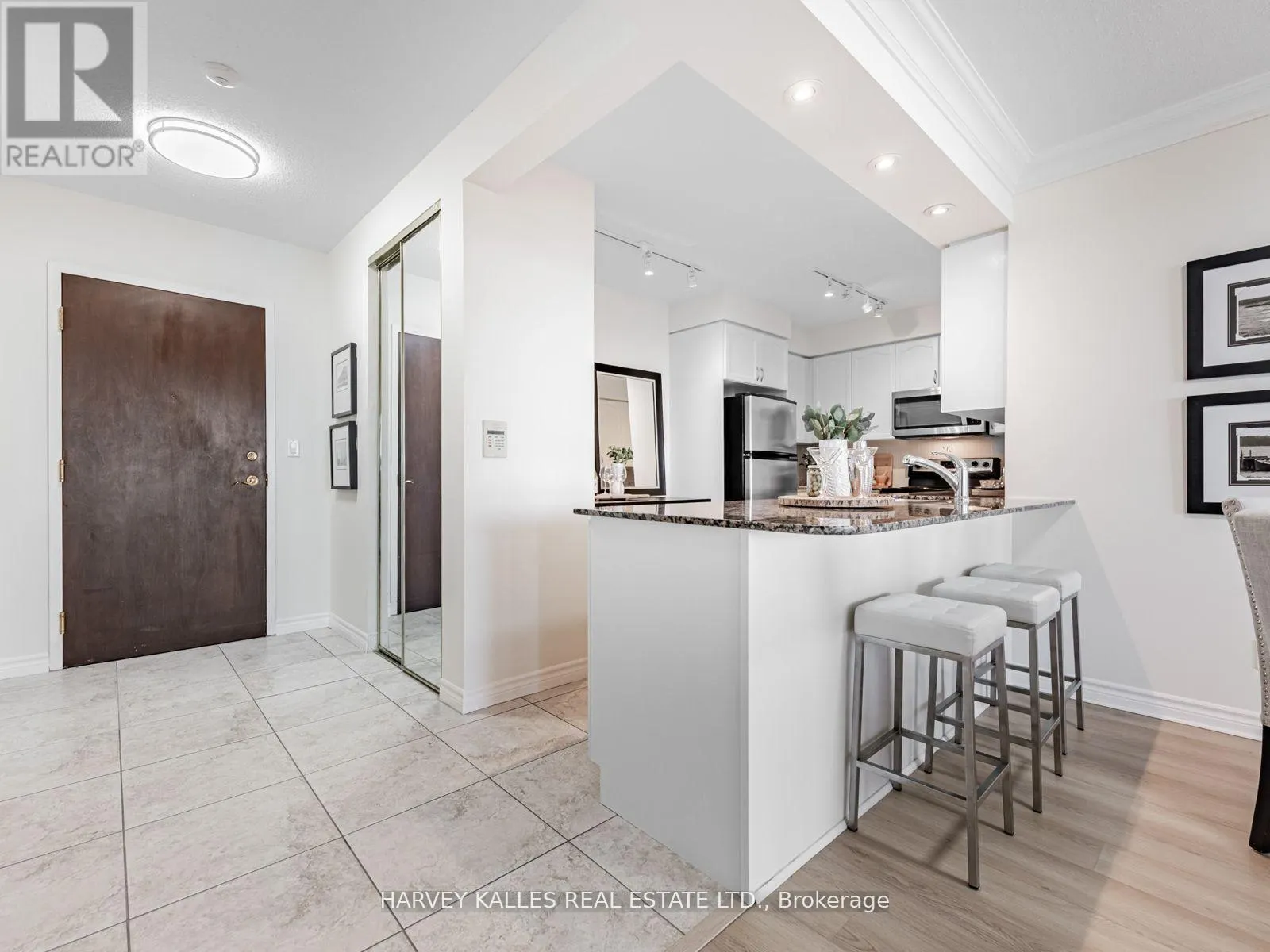 508 - 88 PROMENADE CIRCLE