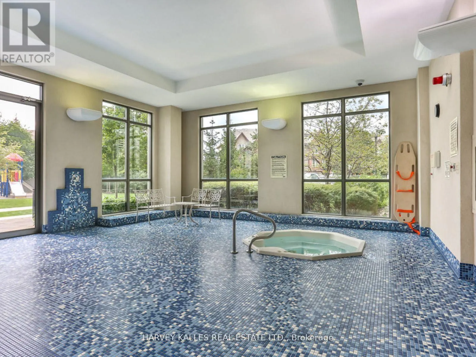 508 - 88 PROMENADE CIRCLE
