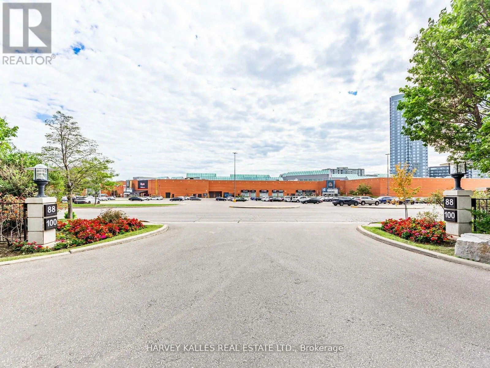 508 - 88 PROMENADE CIRCLE