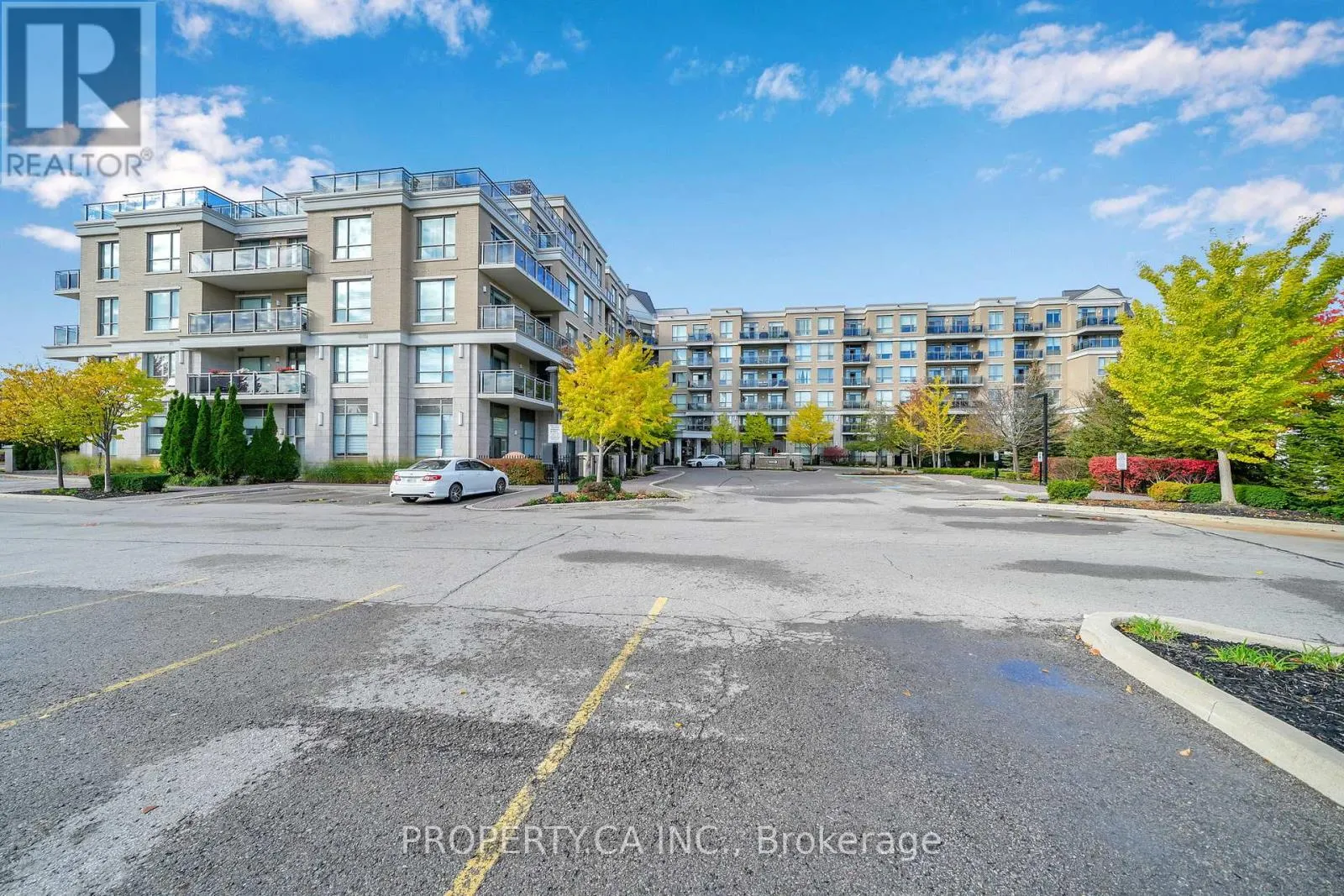 518 - 111 CIVIC SQUARE GATE