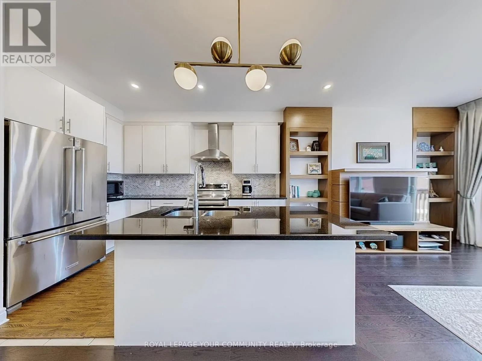 66 DRIZZEL CRESCENT