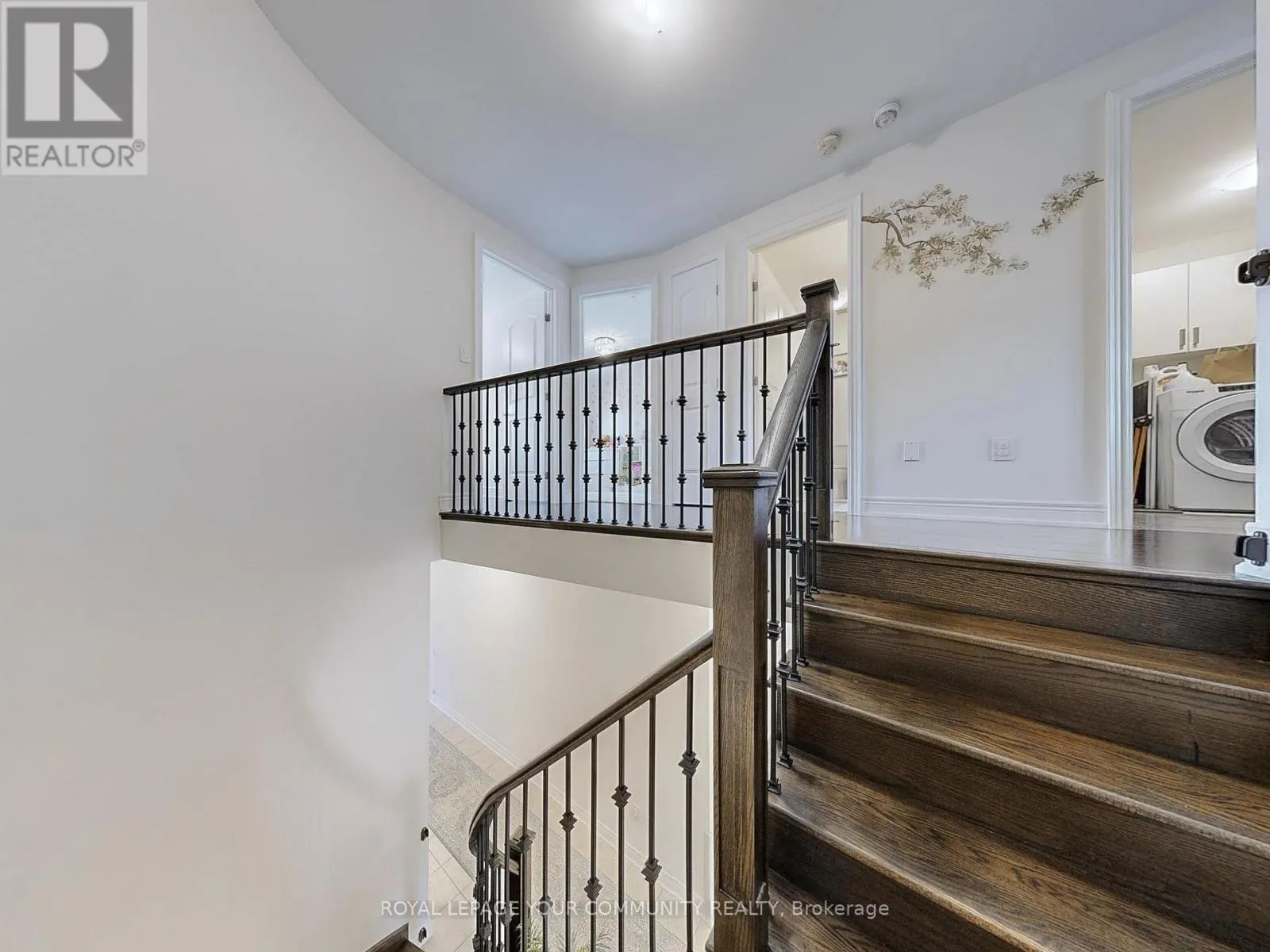 66 DRIZZEL CRESCENT