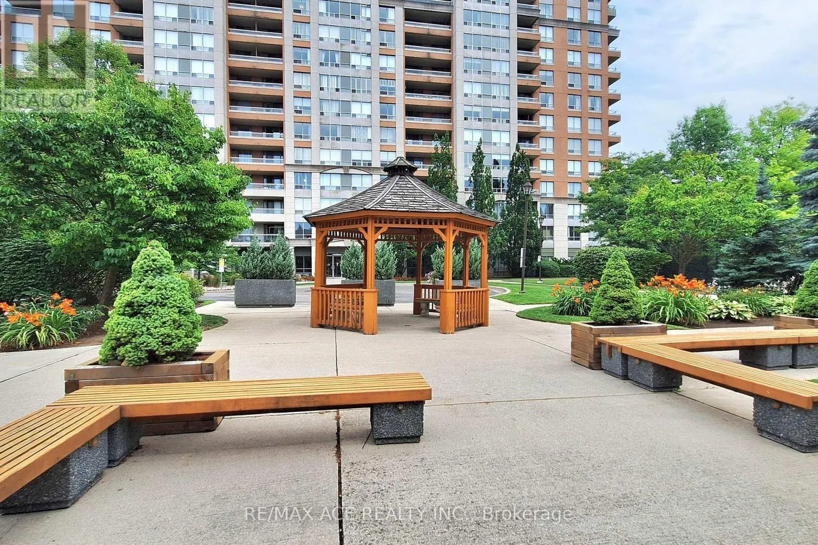 1108 - 29 NORTHERN HEIGHTS DRIVE