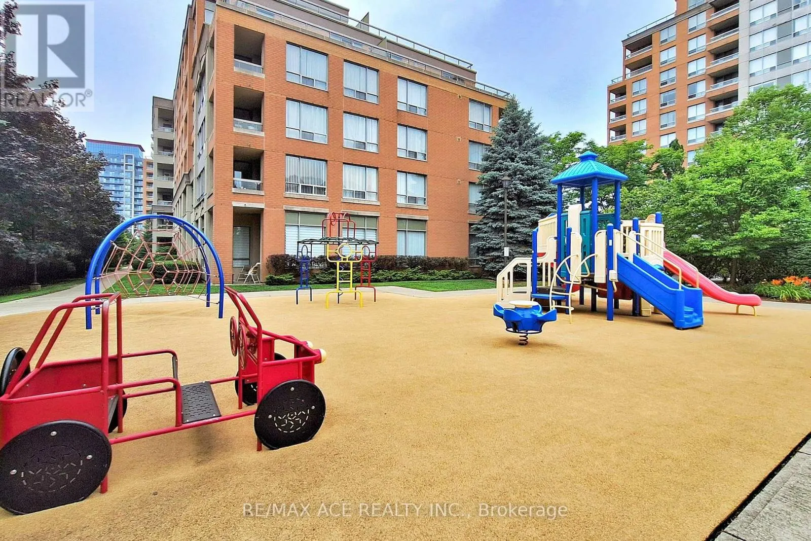 1108 - 29 NORTHERN HEIGHTS DRIVE