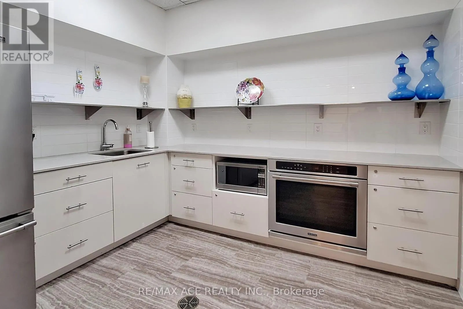 1108 - 29 NORTHERN HEIGHTS DRIVE