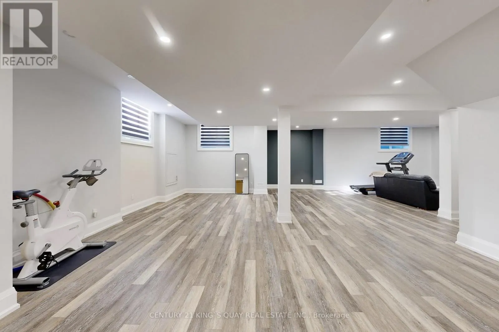 8 PARKWAY AVENUE