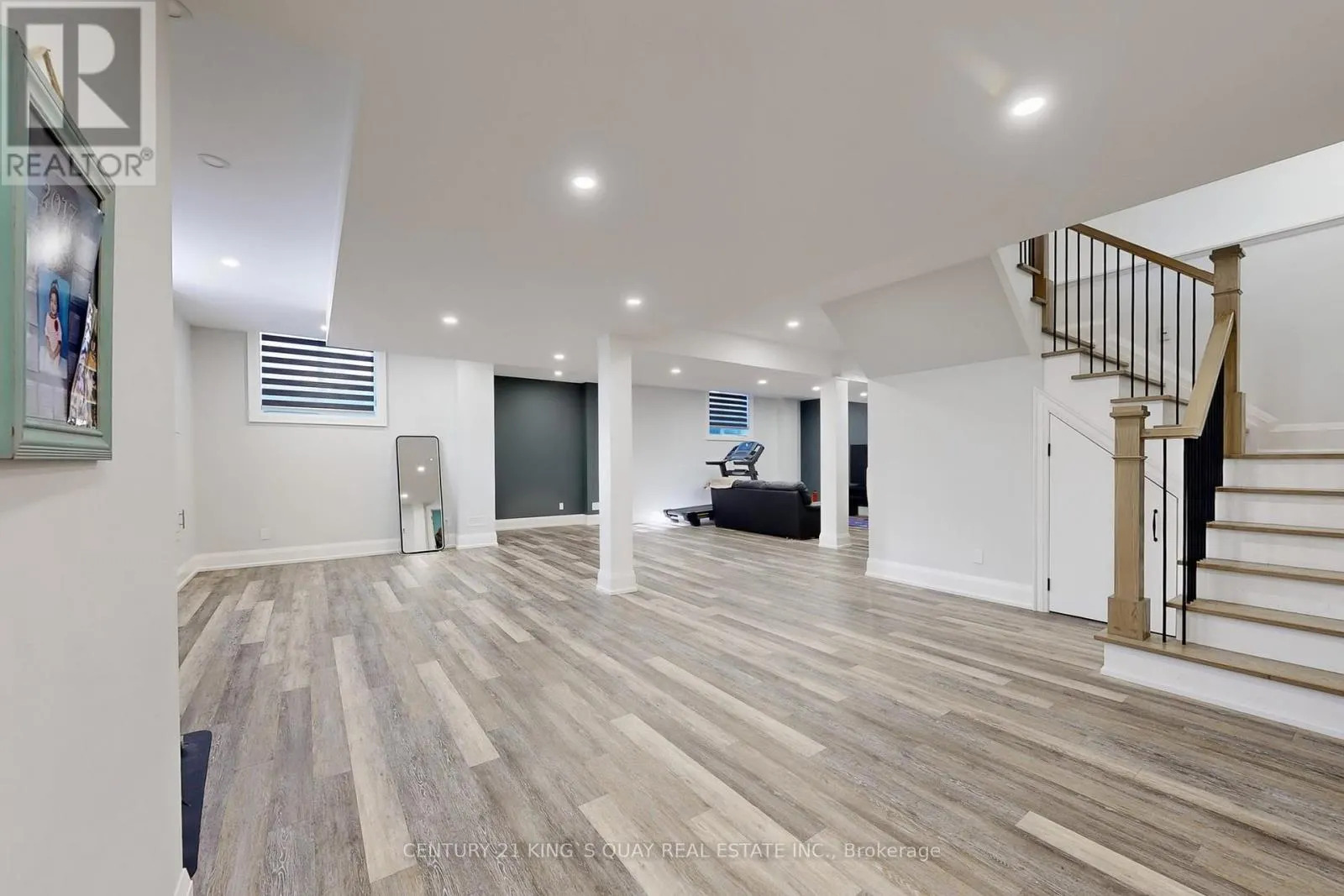 8 PARKWAY AVENUE