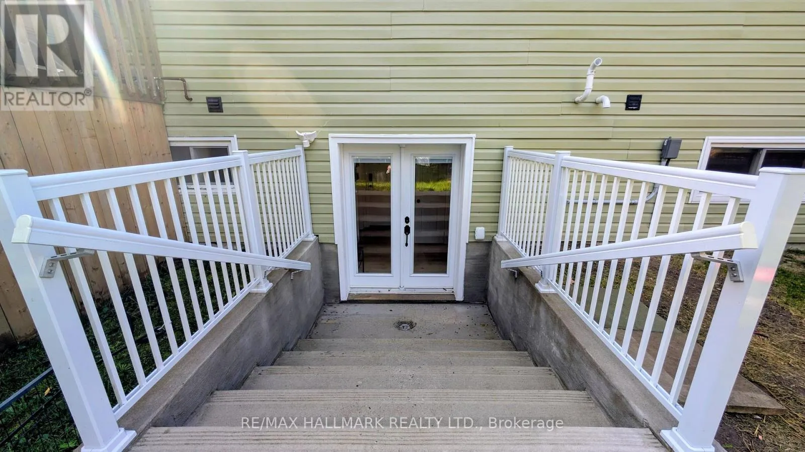 3239 COVE AVENUE