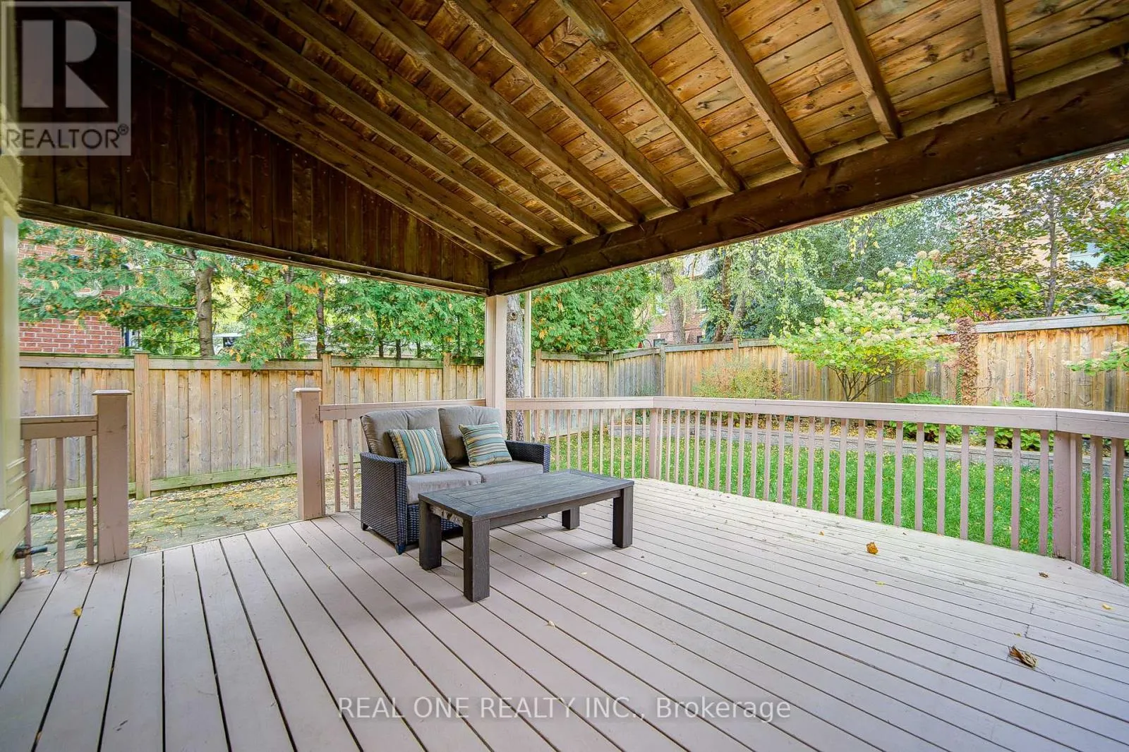75 WILLETT CRESCENT