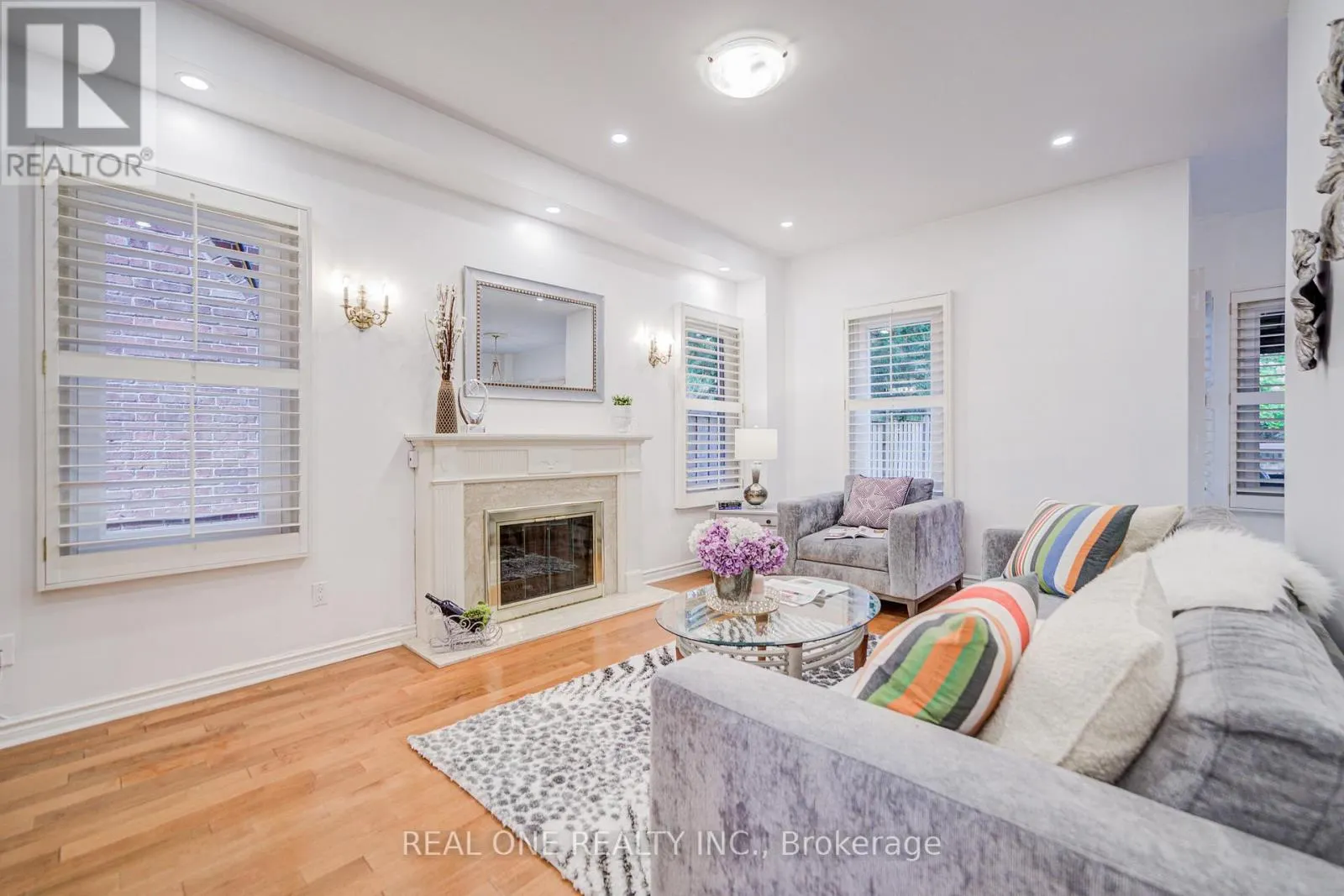75 WILLETT CRESCENT