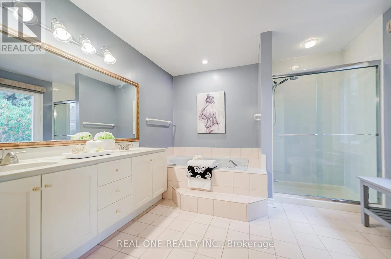 75 WILLETT CRESCENT
