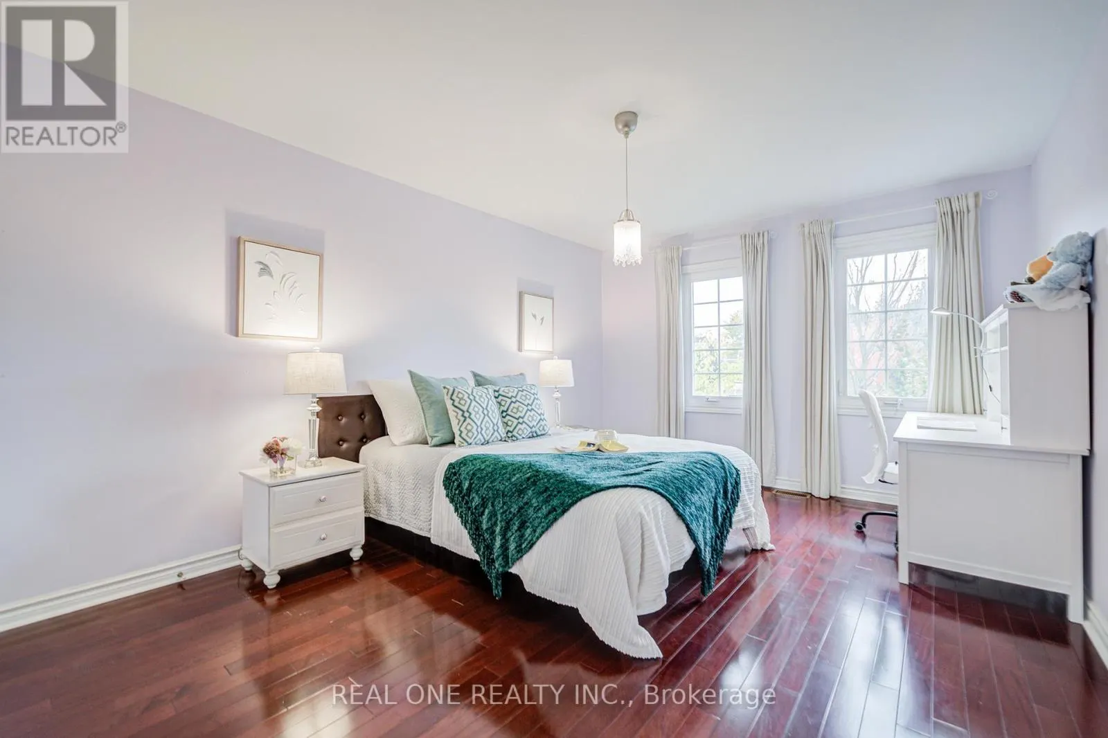 75 WILLETT CRESCENT