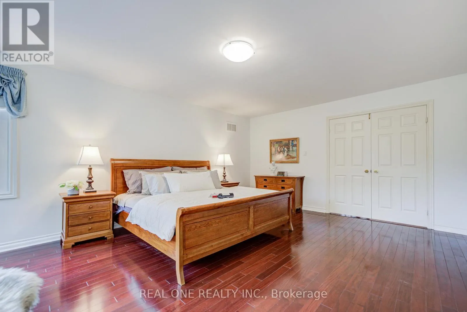 75 WILLETT CRESCENT