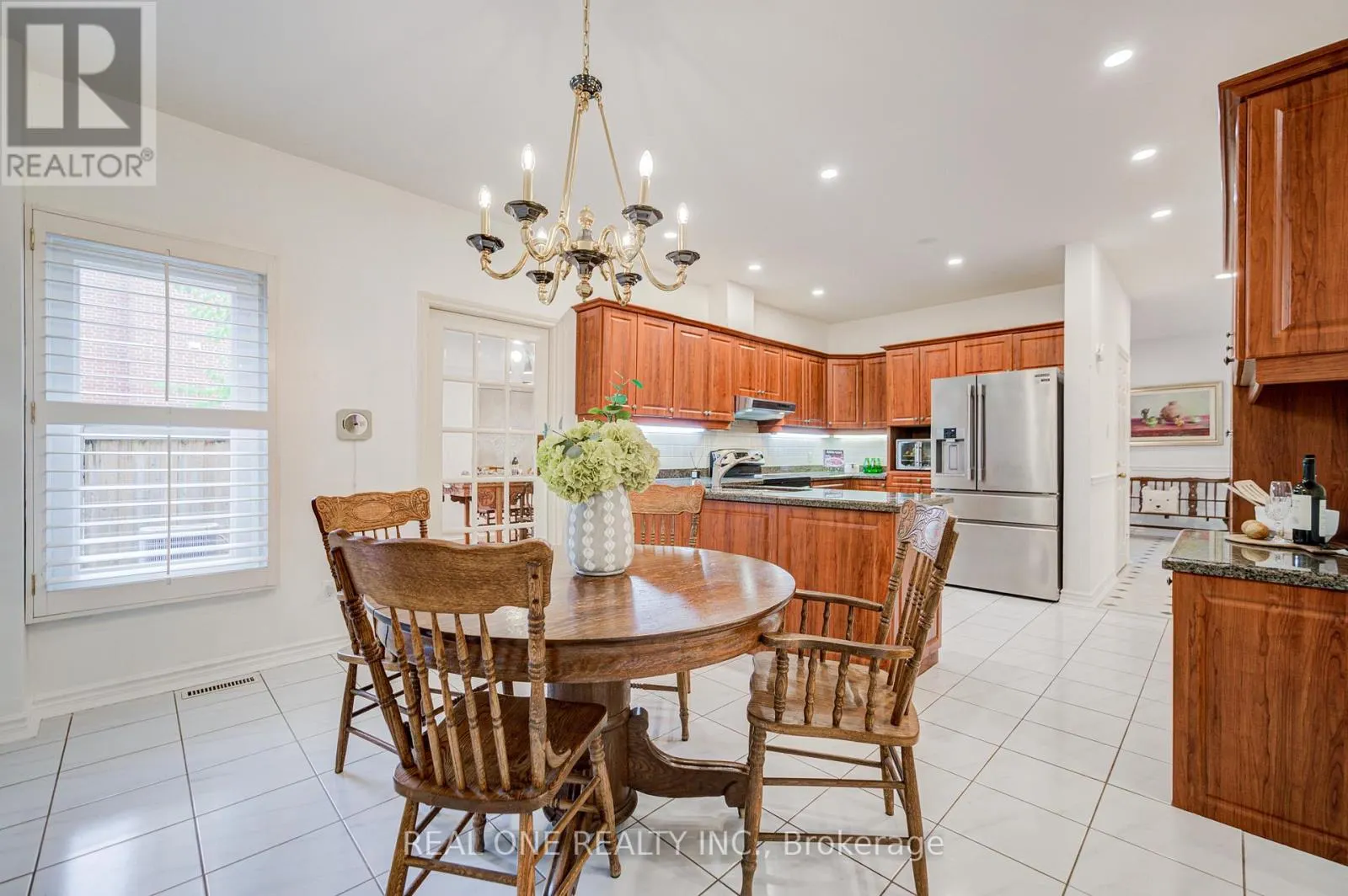 75 WILLETT CRESCENT