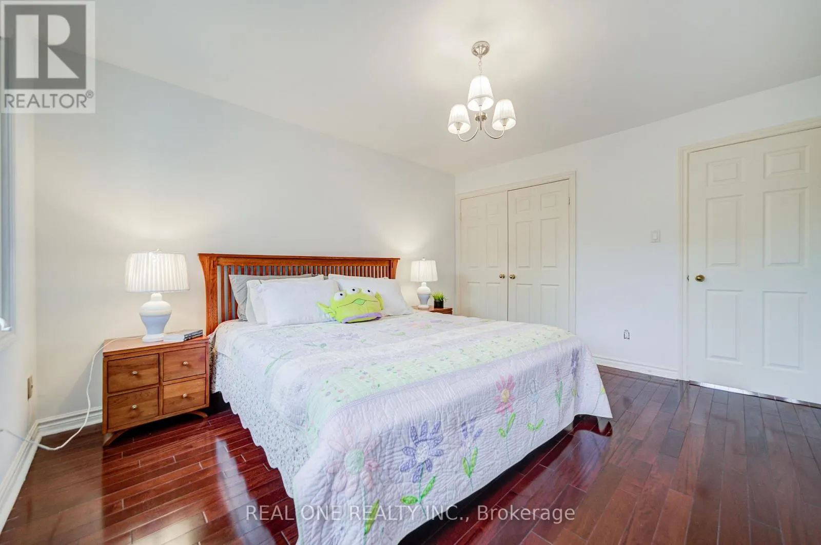 75 WILLETT CRESCENT
