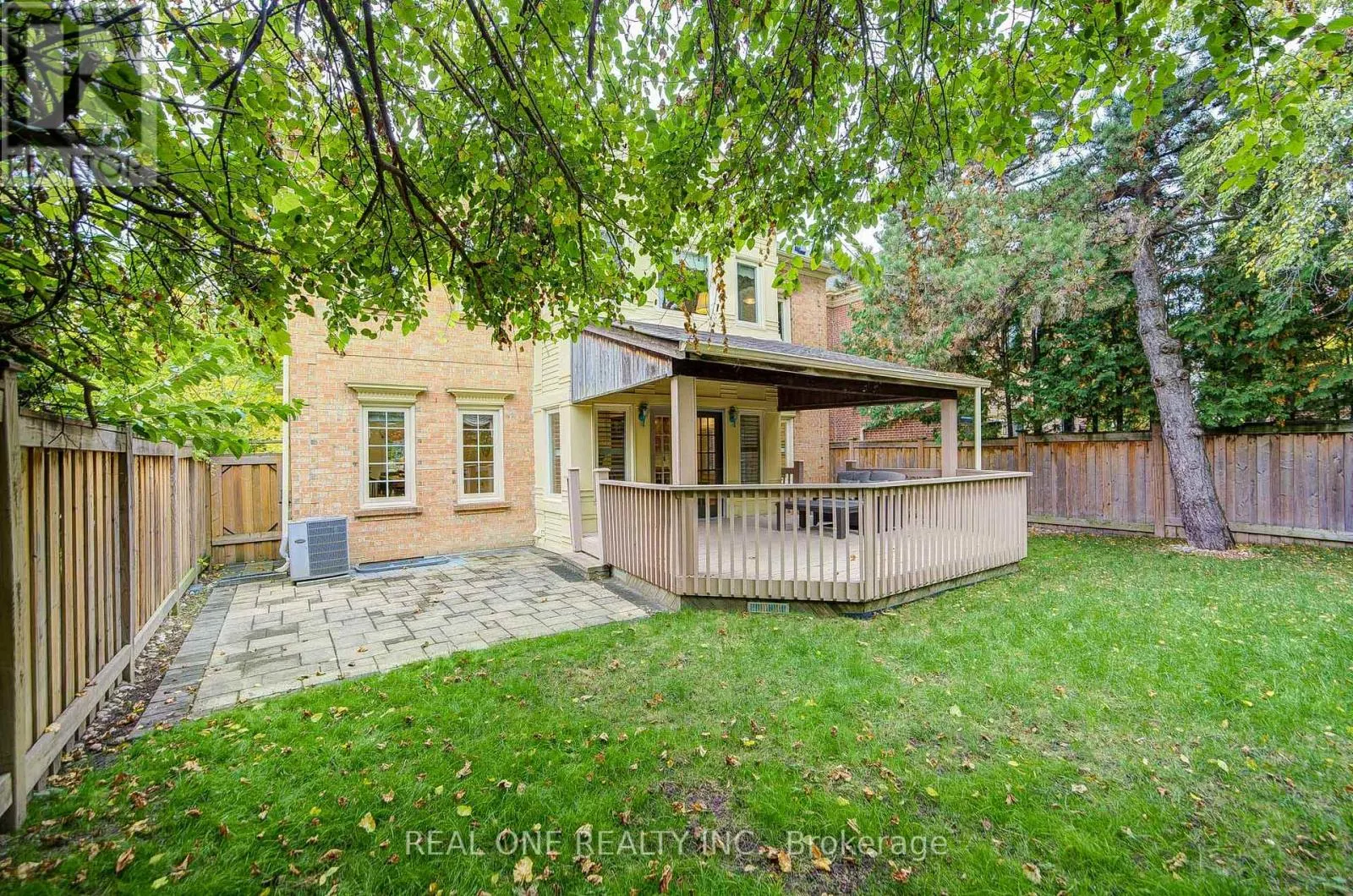 75 WILLETT CRESCENT