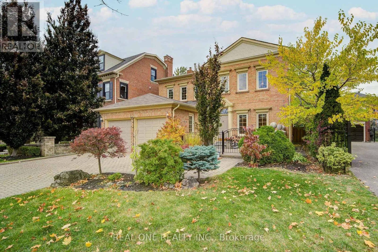 75 WILLETT CRESCENT
