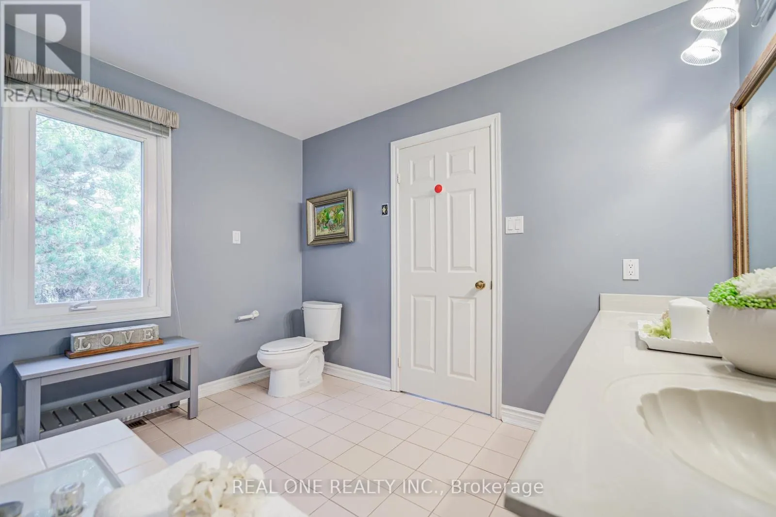 75 WILLETT CRESCENT
