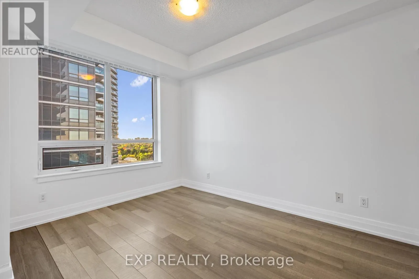 1011 - 7167 YONGE STREET